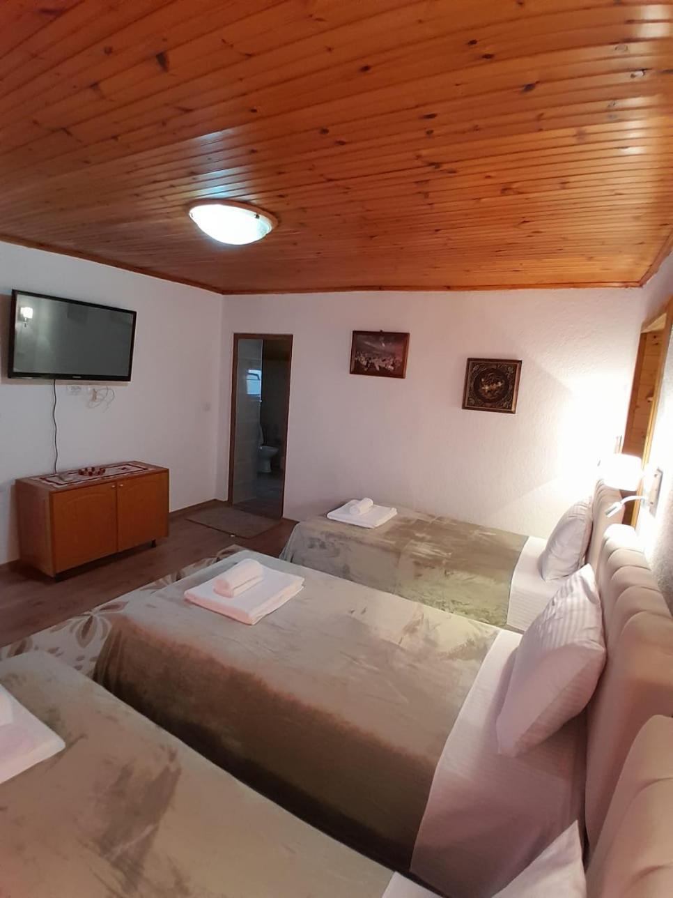 Guest House Ejona Gjirokastra Zewnętrze zdjęcie